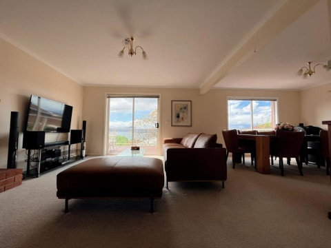 Riveting House With Incredible Water-view At SandyBay - Surfers Gold Coast 3