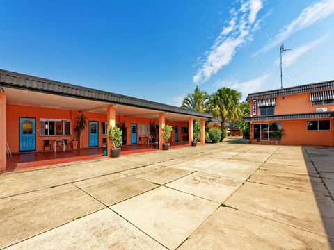 Riviera Motel Bundaberg - Surfers Gold Coast 1