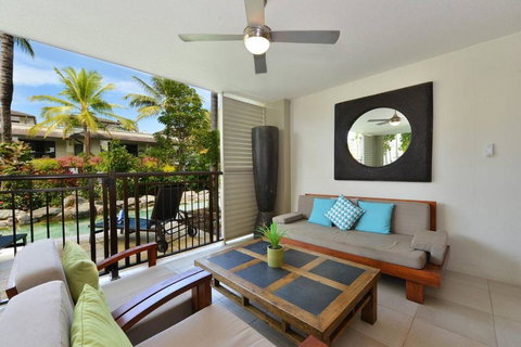 Resort-style Swim Out - A True Tropical Oasis - Surfers Gold Coast 1