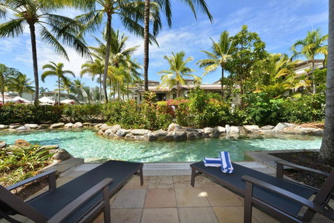 Resort-style Swim Out - A True Tropical Oasis - Surfers Gold Coast 0