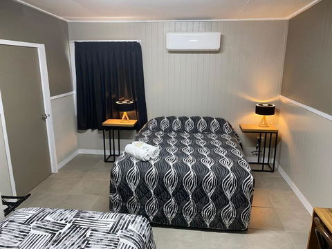 Rix Hotel Motel - Surfers Gold Coast 1