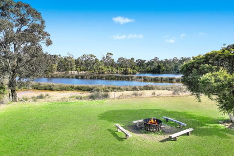 Roads End With Games Barn Ponies Alfresco Dining - Surfers Gold Coast 3