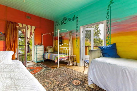 Robbie Burns Hotel Wyndham - Surfers Gold Coast 1