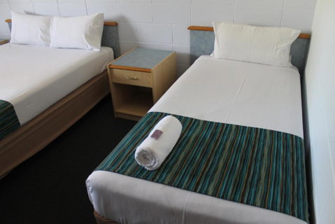 Rocky Glen Hotel Motel Gladstone - Surfers Gold Coast 3
