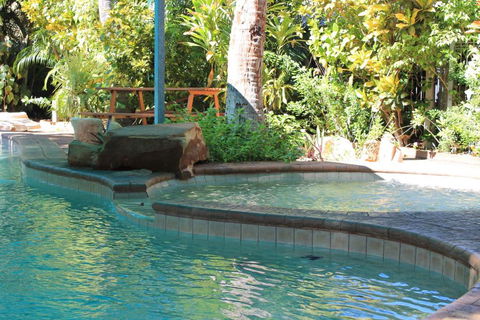 Roey Backpackers And Party Bar - Surfers Gold Coast 0