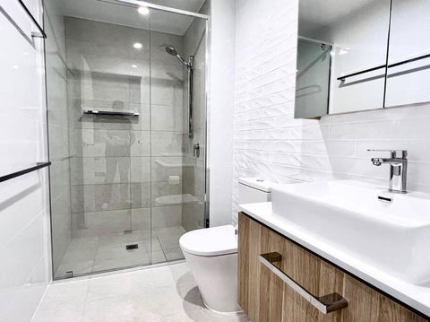 Romantic Apartment In Surfers - Surfers Gold Coast 3
