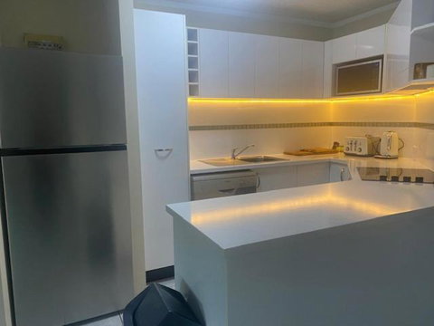 ROOFTOP APARTMENT AT MARINA TERRACES - Surfers Gold Coast 2