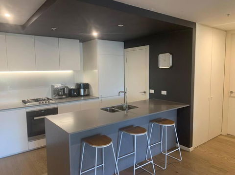 Rooftop Infinity Pool - St Kilda Luxury - Surfers Gold Coast 1