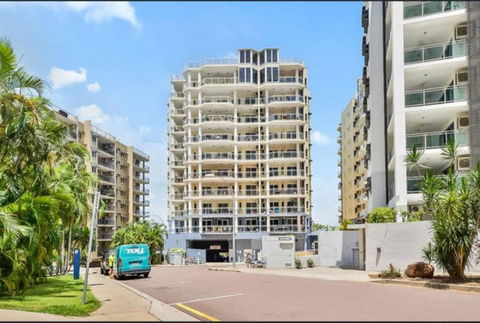Room In City With Kittens! - Surfers Gold Coast 0