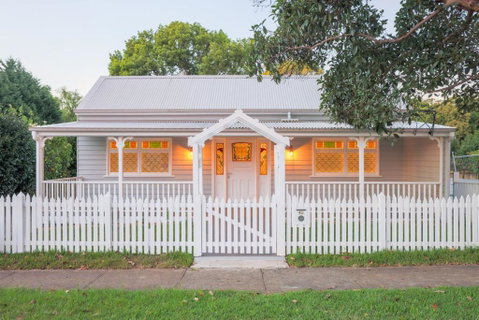 Rosemill Cottage - Mobility Friendly Accommodation Never Looked Better! - Surfers Gold Coast 3