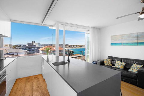 S16S - Bondi Vistas - Surfers Gold Coast 0