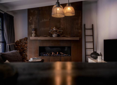 SABLE MAE Luxury Rustic Ranch - Surfers Gold Coast 2