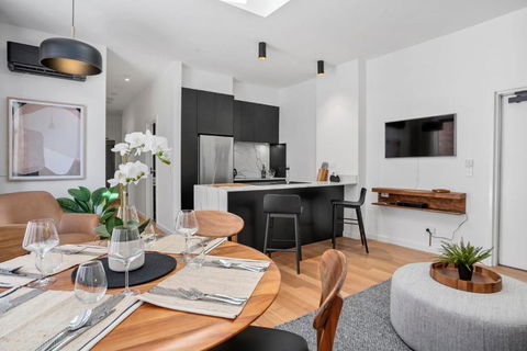 Sanctuary At Saddlers - Where Rustic Meets Refined - Surfers Gold Coast 3