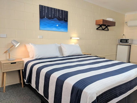 Sail Inn Motel - Surfers Gold Coast 3