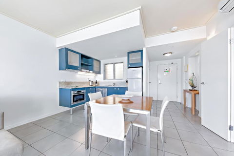 Sails On The Sea - Club Wyndham - Surfers Gold Coast 3