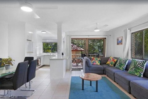 Salerno - Hosted By Burleigh Letting - Surfers Gold Coast 0