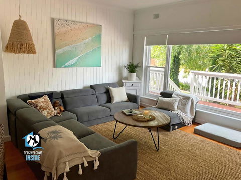 Saltwater Sunsets Seaside Haven With Ocean Views - Surfers Gold Coast 1