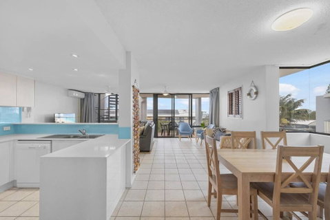 Salty Breeze - Rooftop Terrace & Jacuzzi - Surfers Gold Coast 1