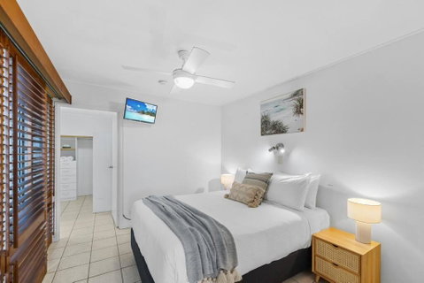 Salty Breeze - Rooftop Terrace & Jacuzzi - Surfers Gold Coast 2