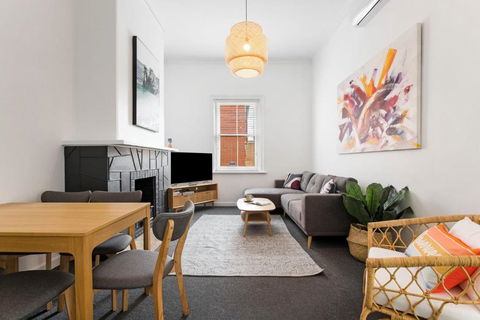 Salty Pines - 3BR House Glenelg South - Surfers Gold Coast 0