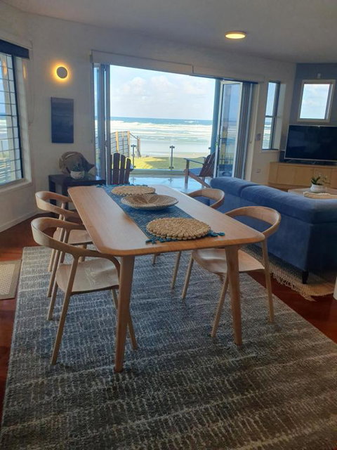 Sanbah-Surf, Views, Beach - Surfers Gold Coast 2