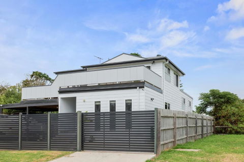 Sanctuary Lodge By Ready Set Stay - BYO LINEN & TOWELS - Surfers Gold Coast 2