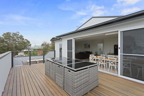 Sanctuary Lodge By Ready Set Stay - BYO LINEN & TOWELS - Surfers Gold Coast 0