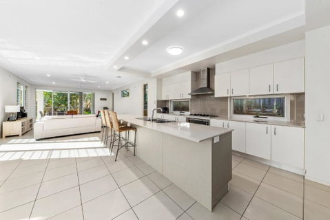 Sand And Sea Beach House - Surfers Gold Coast 3