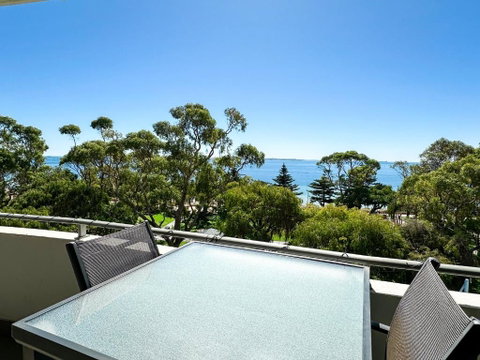 Rockingham Waterfront At Nautilus - Surfers Gold Coast 3