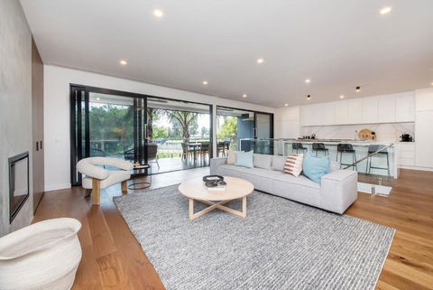 Sandringham Sunshine Escape - Surfers Gold Coast 0
