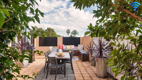 Sandcastle Shores - Surfers Gold Coast 0