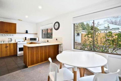 Sandy Bay Cozy Cottage Close To CBD - Surfers Gold Coast 1
