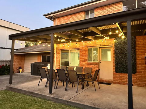 Sandy Beach House Cowes - Surfers Gold Coast 0