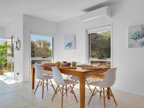 Sandy Cove - Surfers Gold Coast 3