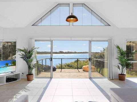 Sandy Cove - Surfers Gold Coast 1