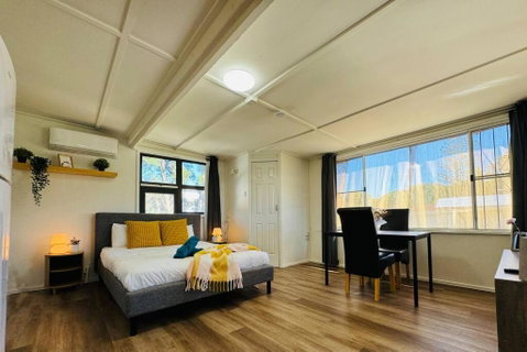 Shops Across St! Cute Studio In Salisbury - Surfers Gold Coast 3