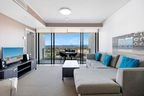 Sierra Grand Modern 1 Bedroom Apartment - CoastHM - Surfers Gold Coast 0