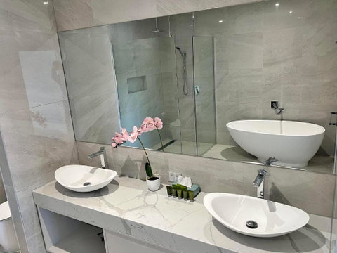 Sixty Six Boutique Apartments - Surfers Gold Coast 2