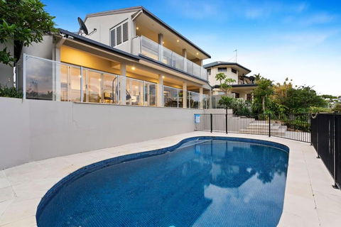 Sorrento Waterfront Retreat,Pool - Surfers Gold Coast 0