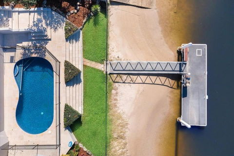 Sorrento Waterfront Retreat,Pool - Surfers Gold Coast 1