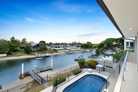 Sorrento Waterfront Retreat,Pool - Surfers Gold Coast 3