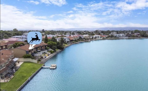 Stunning Lake View Townhouse-Dream Staycation - Surfers Gold Coast 0