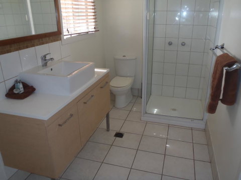 Beachside Holiday Units - Surfers Gold Coast 1