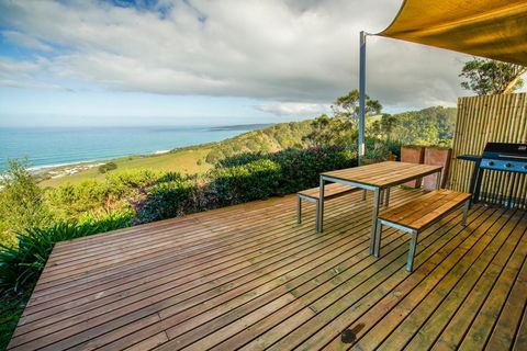 Beacon Point Ocean View Villas - Surfers Gold Coast 1