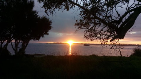 Beautiful, Peaceful Estuary Views, Five Star Quantity - Surfers Gold Coast 2
