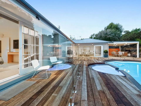 Bella Casa - Luxury Boutique Holiday Home With Heated Pool! - Surfers Gold Coast 2