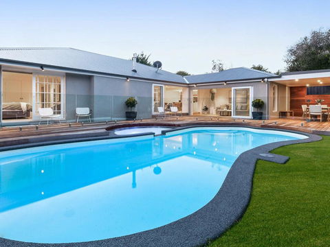 Bella Casa - Luxury Boutique Holiday Home With Heated Pool! - Surfers Gold Coast 3