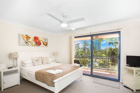 Bella Mare Beachside Apartments - Surfers Gold Coast 3