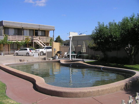 Belltower Motor Inn - Surfers Gold Coast 3