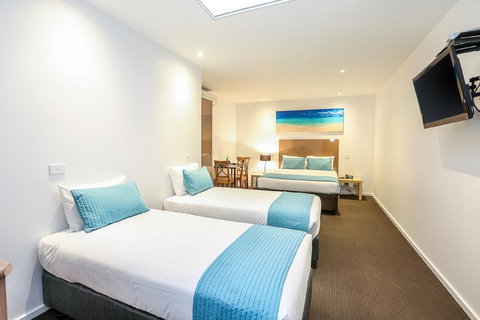 Belmercer Motel - Surfers Gold Coast 1